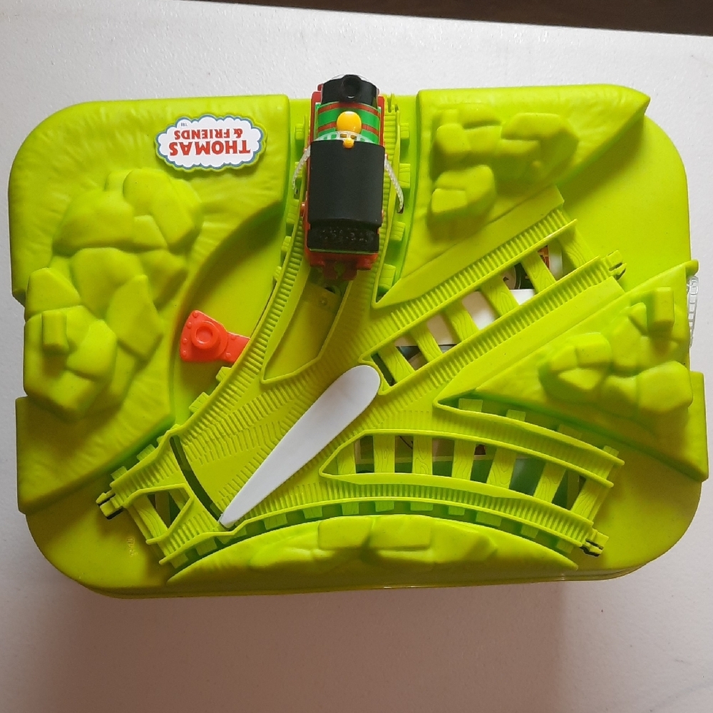 Thomas & Friends Toy Train Set, Percy’s Connect & Build Track Bucket NEW 3+ - Picture 4 of 8